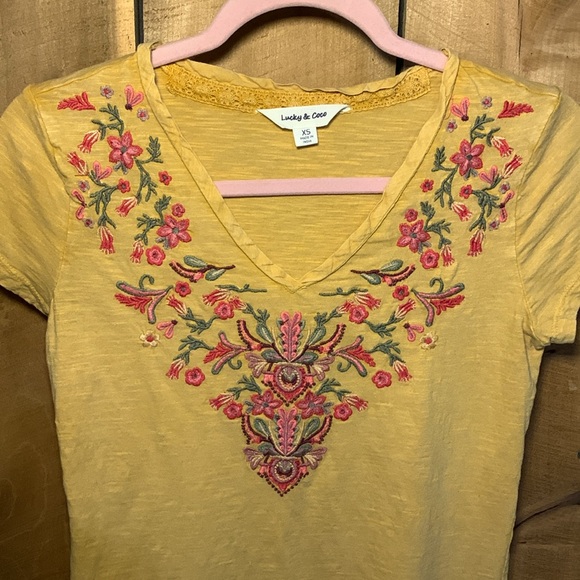 Lucky&Coco Vintage Bohemian Embroidered T-shirt - Picture 2 of 8
